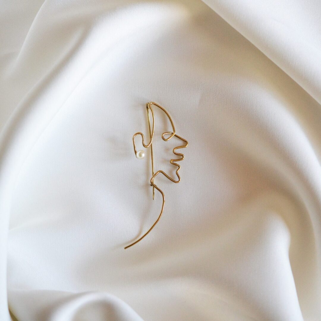 Broš Life je posebno dizajniran u okviru kolekcije Fe price - FE Jewelry