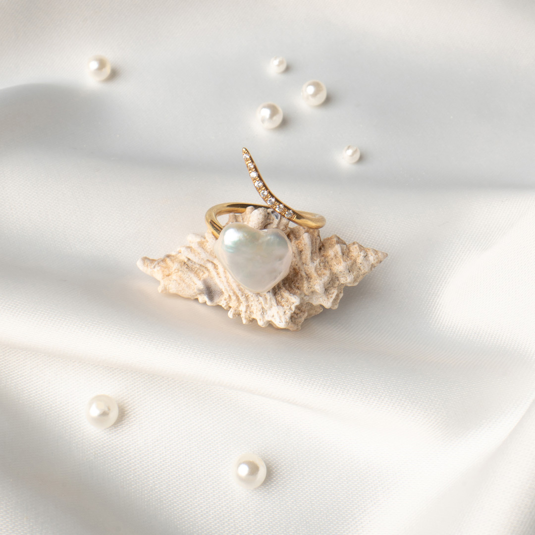 Prsten Esperança iz kolekcije Pearls like Fé sa baroknim biserom