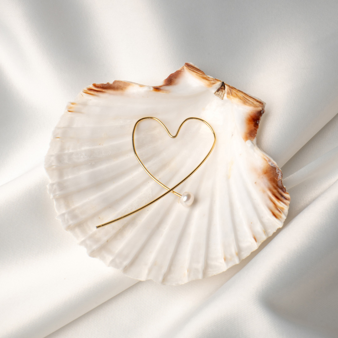 Minđuša Gêmeos iz kolekcije Pearls like Fé sa prirodnim biserom.